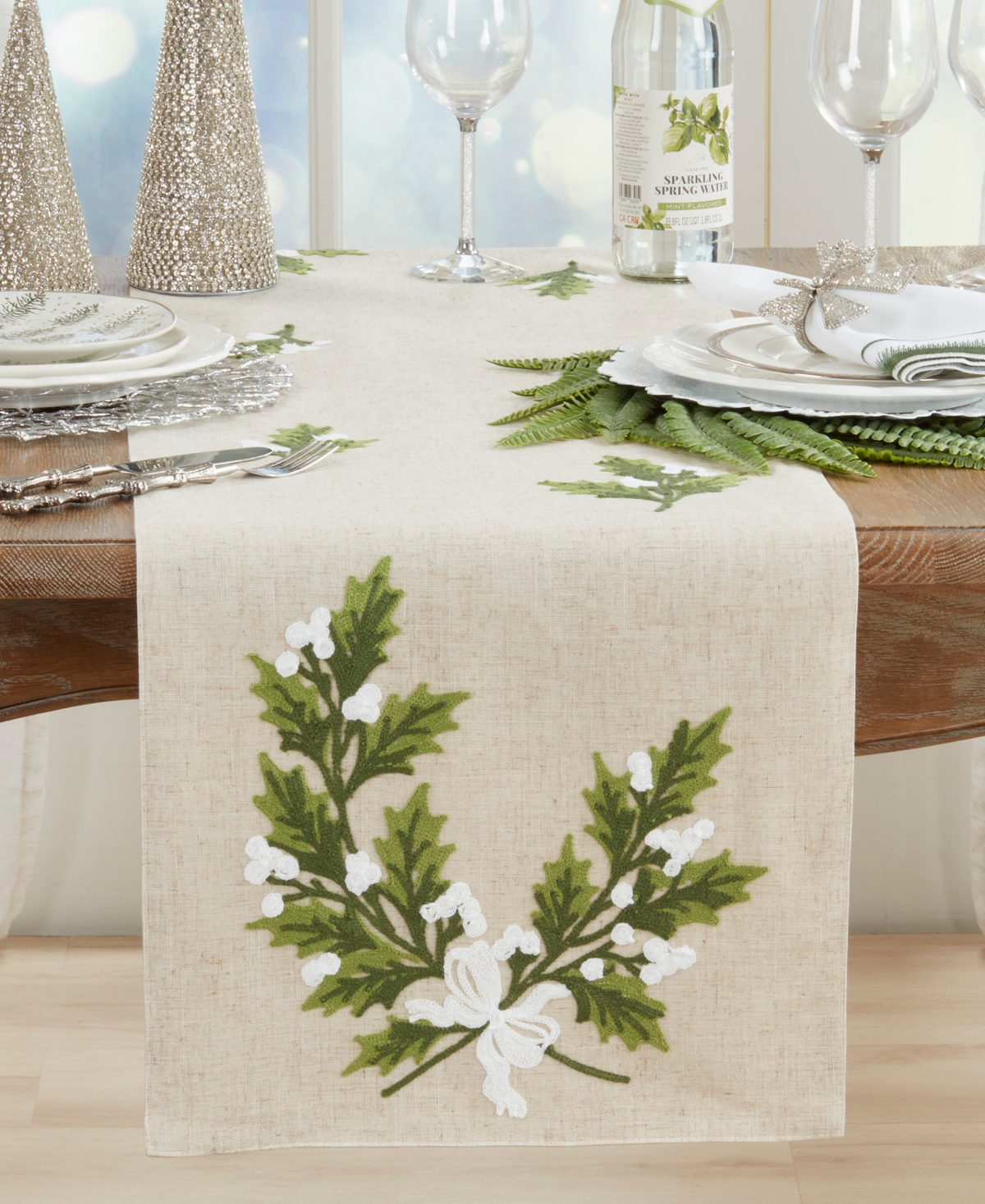 Saro Lifestyle Linen Blend Holly Leaves Table Runner, 16" X 70" In Brown
