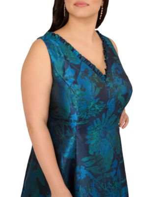 Women's Plus Size Floral V-Neck Gown