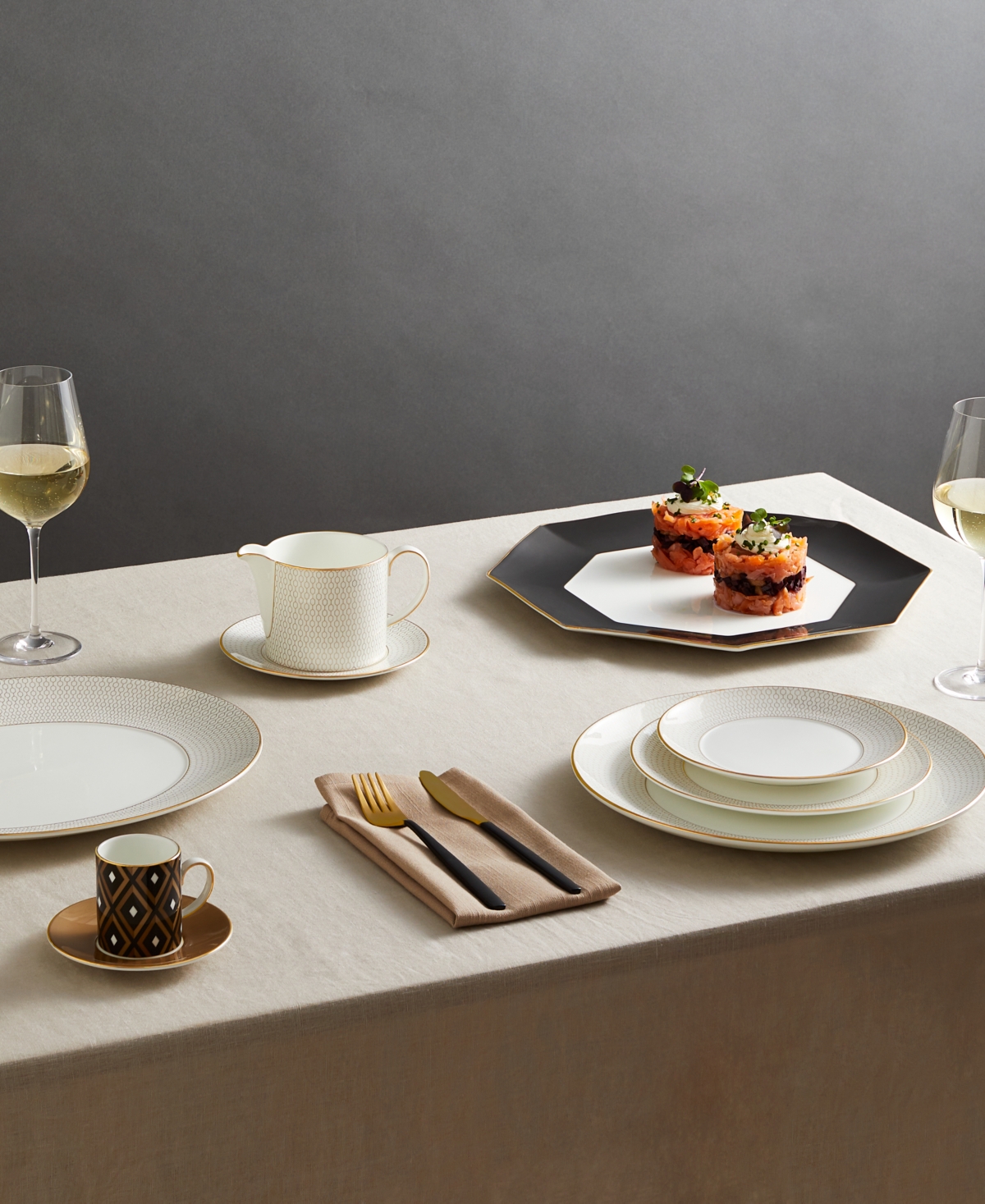 Wedgwood Gio Gold Oval Serving Platter 13"