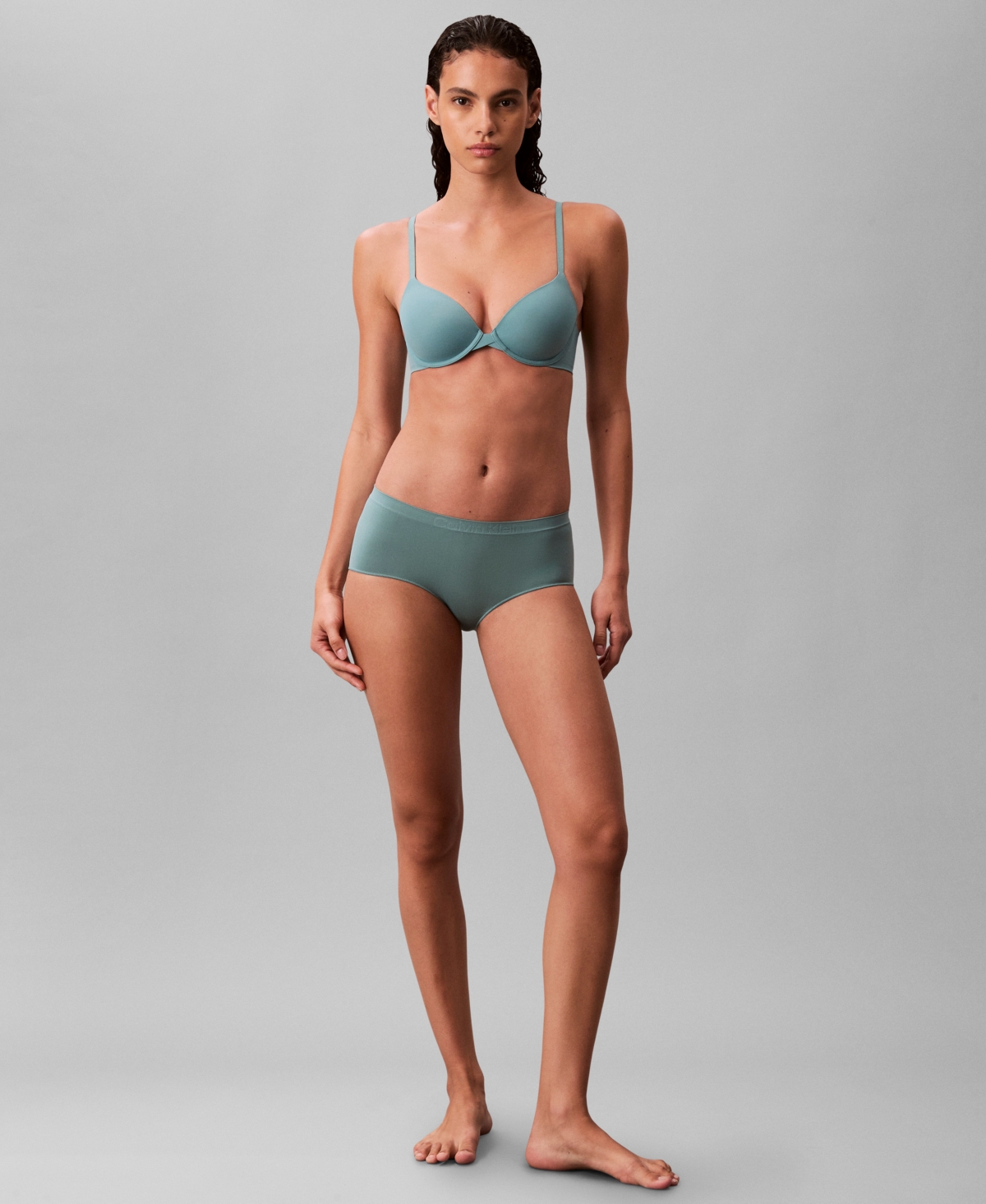 Calvin Klein Women's Bonded Flex Boyshort Underwear QD3961