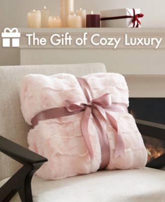 Vivienne Faux Fur Throw, 50" x 60"