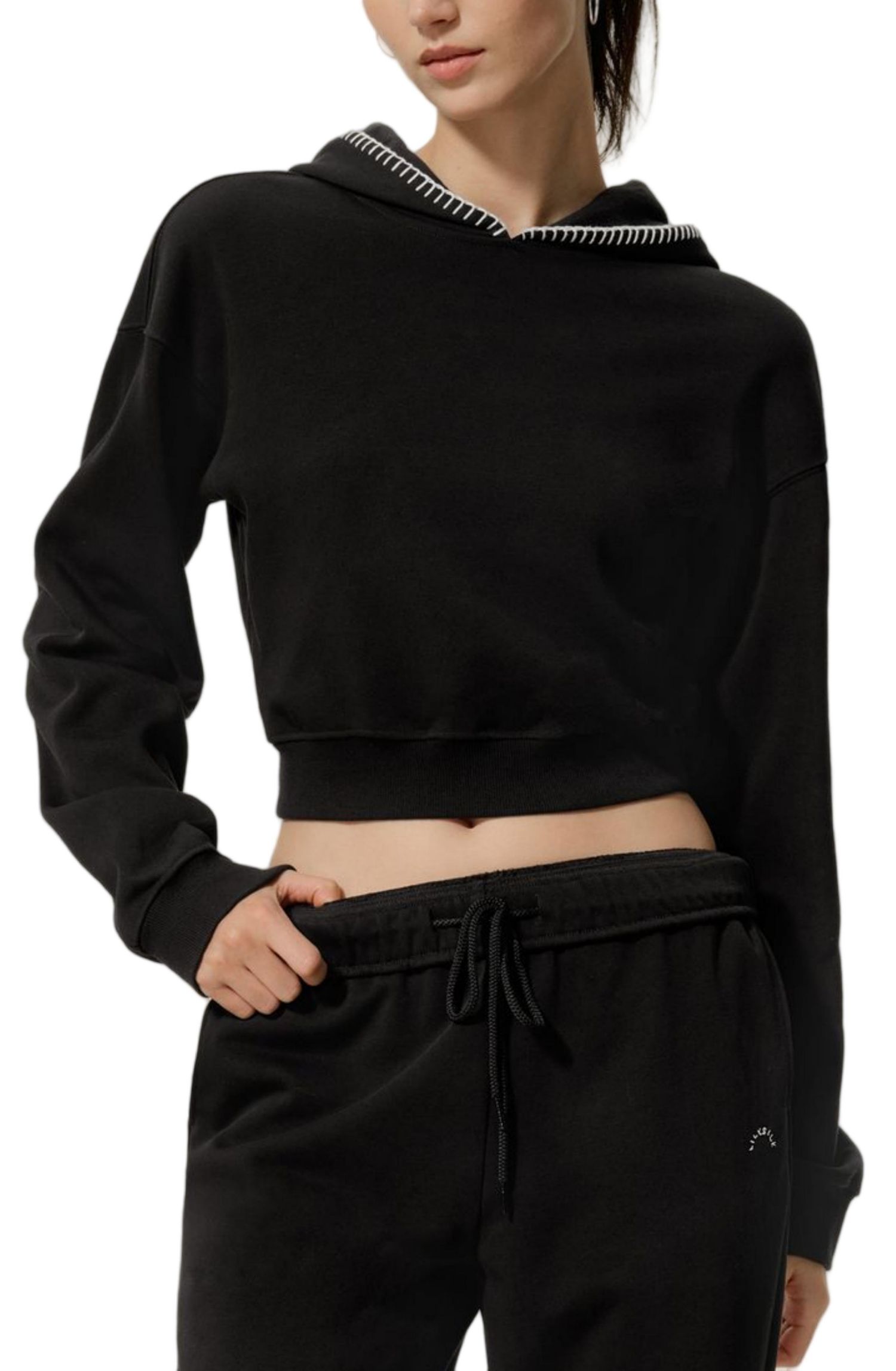 Cropped Fit Seamflow Poise Pullover Hoddie