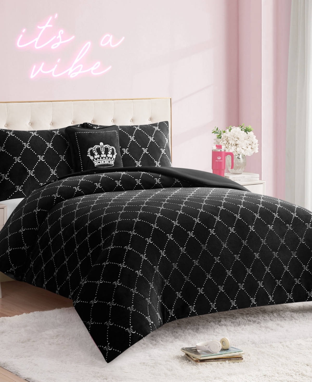 Juicy Couture Plush Reversible Trellis Link 4-Pc. Comforter Set