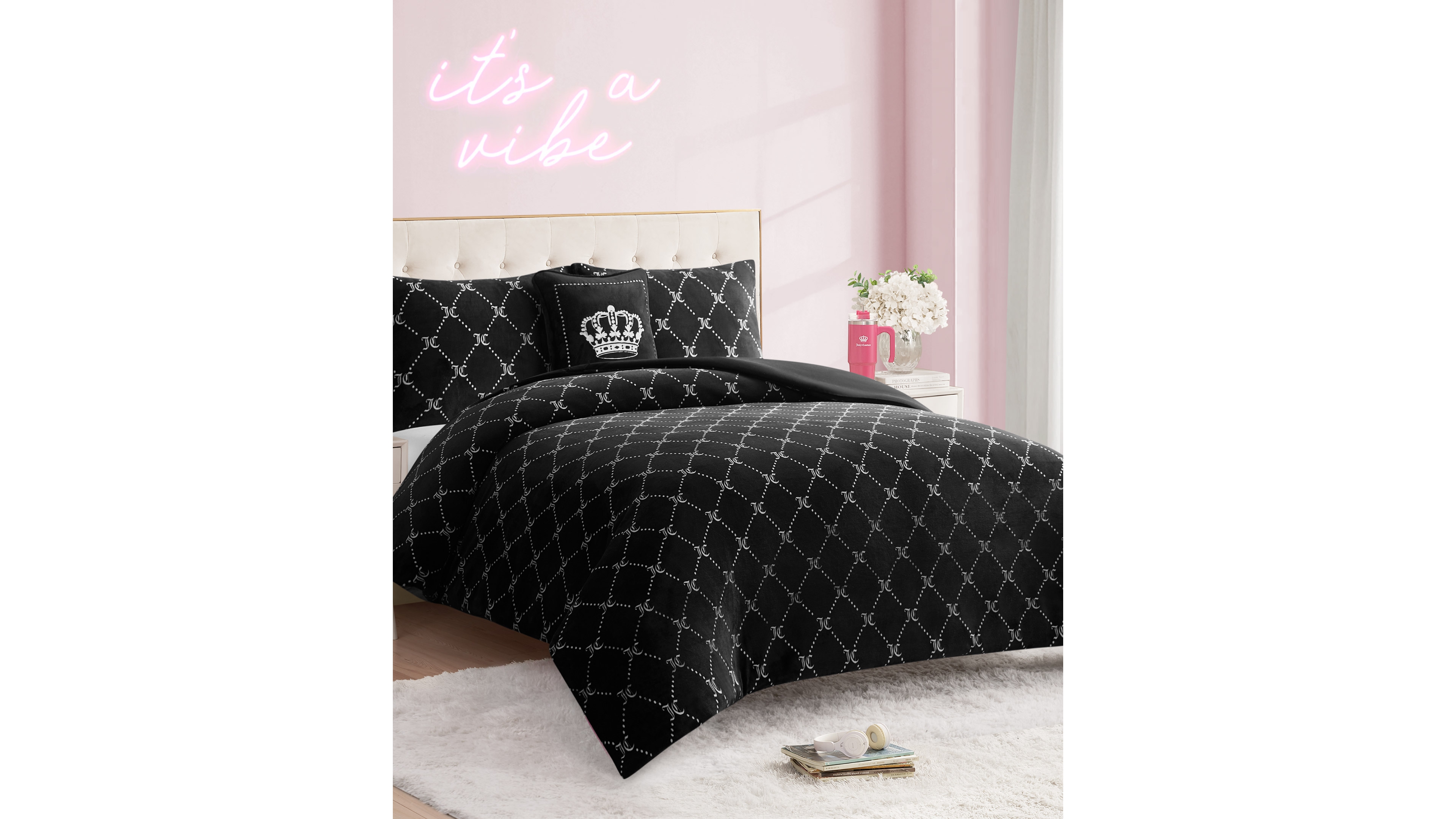 Juicy Couture Plush Reversible Trellis Link 4-Pc. Comforter Set, King
