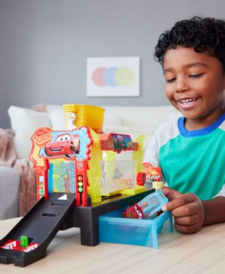 Disney and Pixar Cars Color Changers Race Ready Car Wash Playset with Color Changing Lightning McQueen