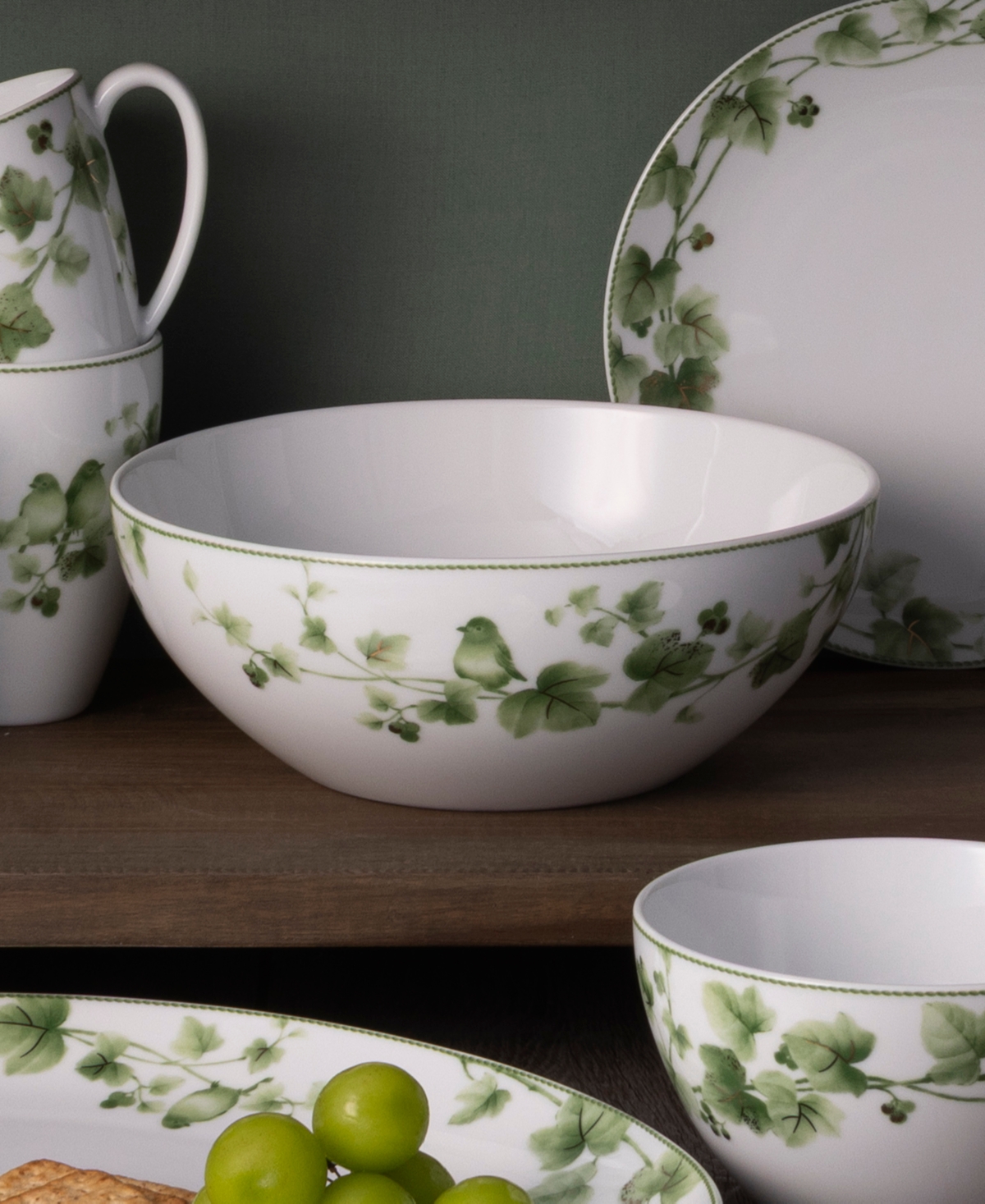 Noritake Ivy Whisper Round Vegetable Bowl