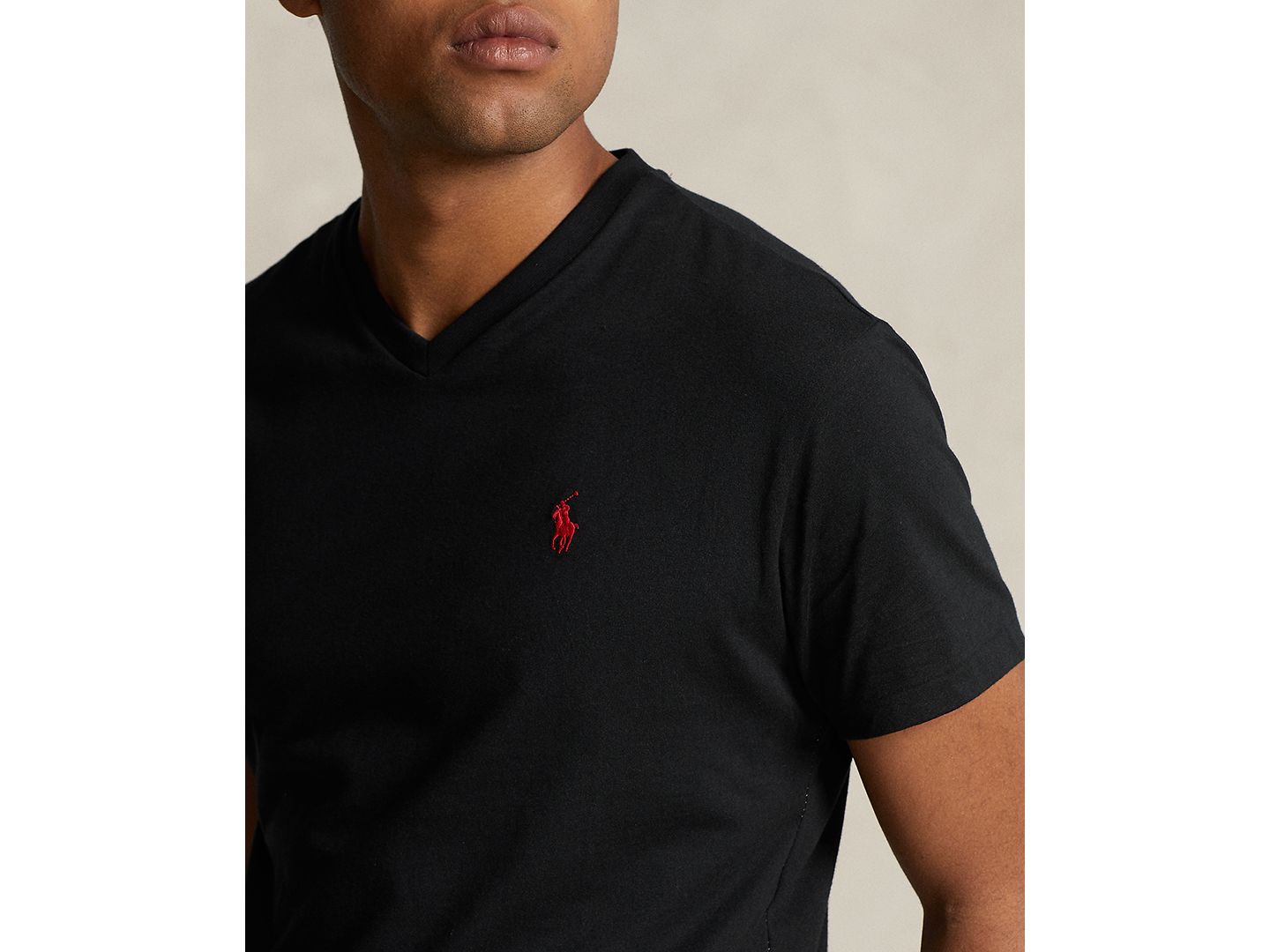 Мужская футболка Polo Ralph Lauren Classic-Fit V-Neck, цвет: Чёрный — фото 3