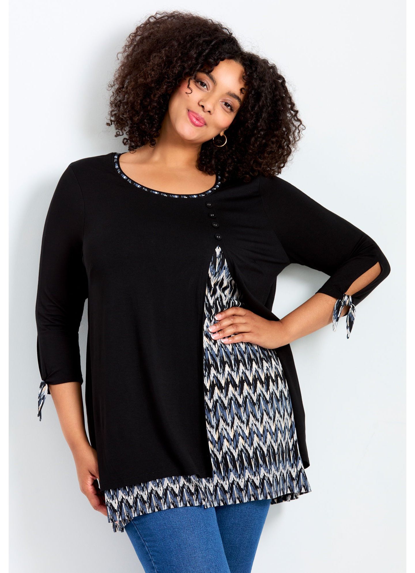 Женский топ Avenue Plus Size Alena Print Tunic top, цвет: Mono Brushed Chevron — фото 2
