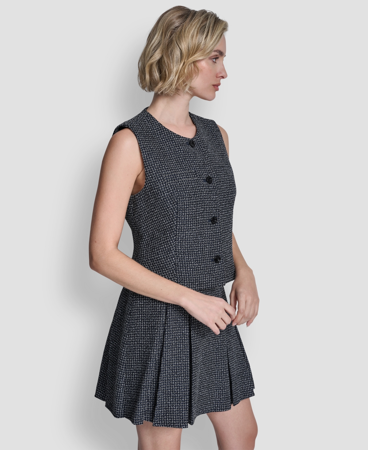 Dkny Women's Button-front Vest Top In Black