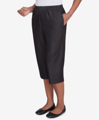 Petite Pull-On Capri Jeans