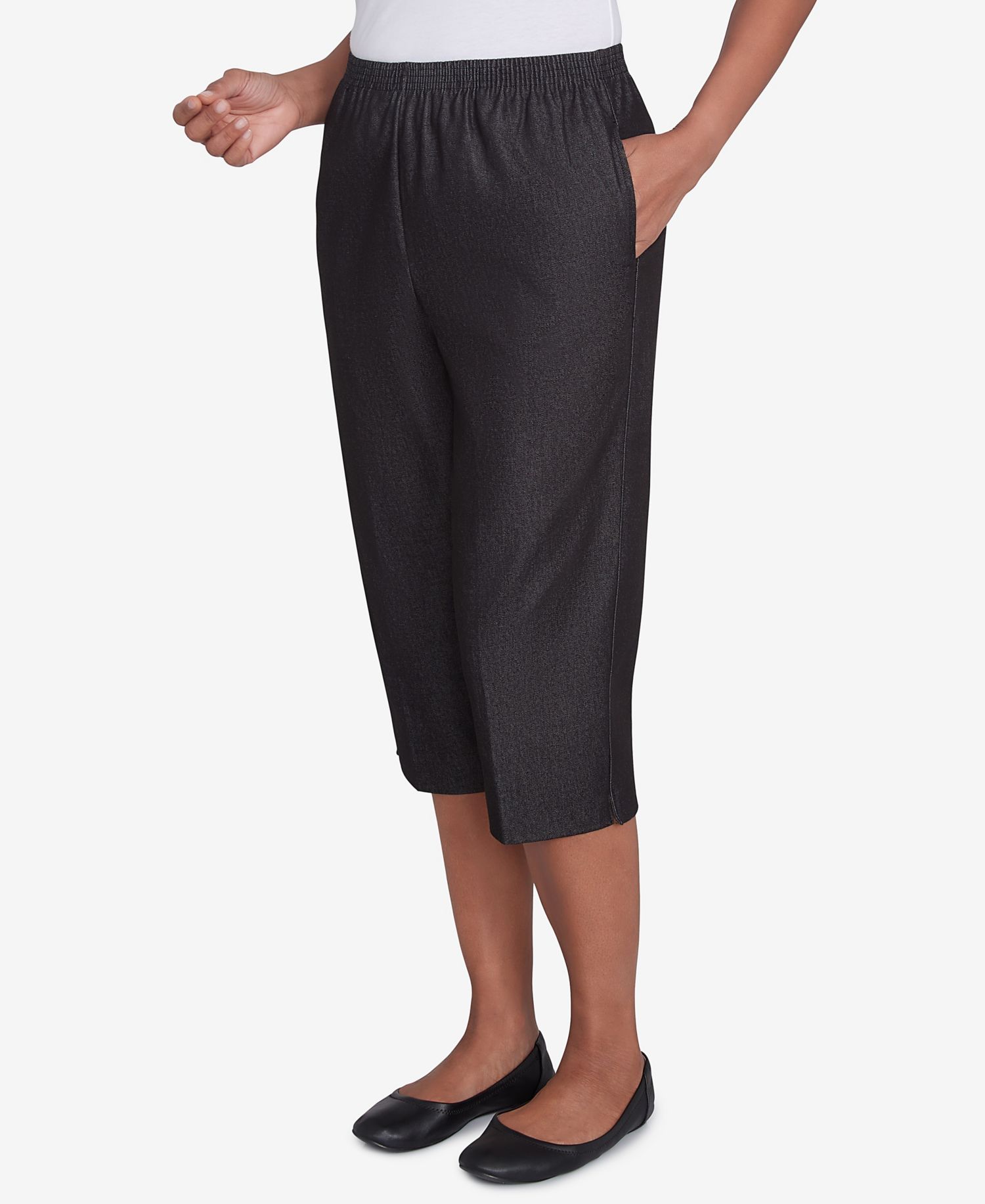 Petite Pull-On Capri Jeans