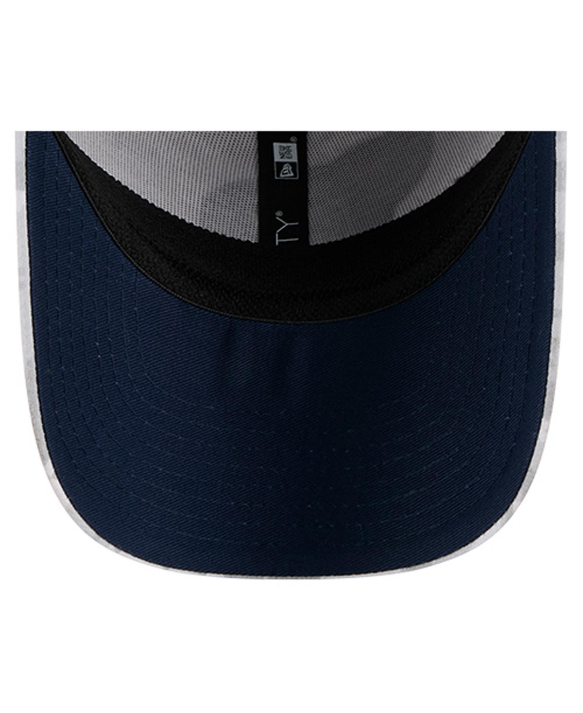 New Era Men's White Tennessee Titans 2025 Salute to Service Digital Camo Fan Pack 39THIRTY Flex Hat