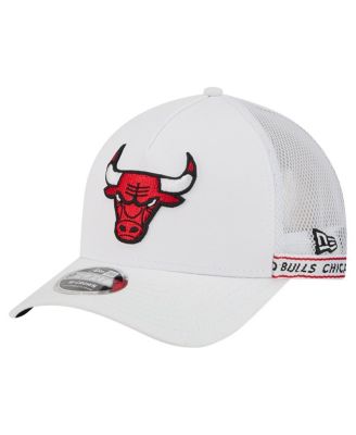 New Era - Men's White Chicago Bulls Featherweight Team Tape 9FORTY M-Crown A-Frame Adjustable Hat