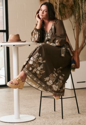 Women's Plus Size Ethereal Escape Maxi Dress