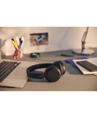 WHCH520/B Wireless Over-Ear Headphones with 360 Reality Audio, Siri/Google Assistant Compatible, & Built-In Microphone