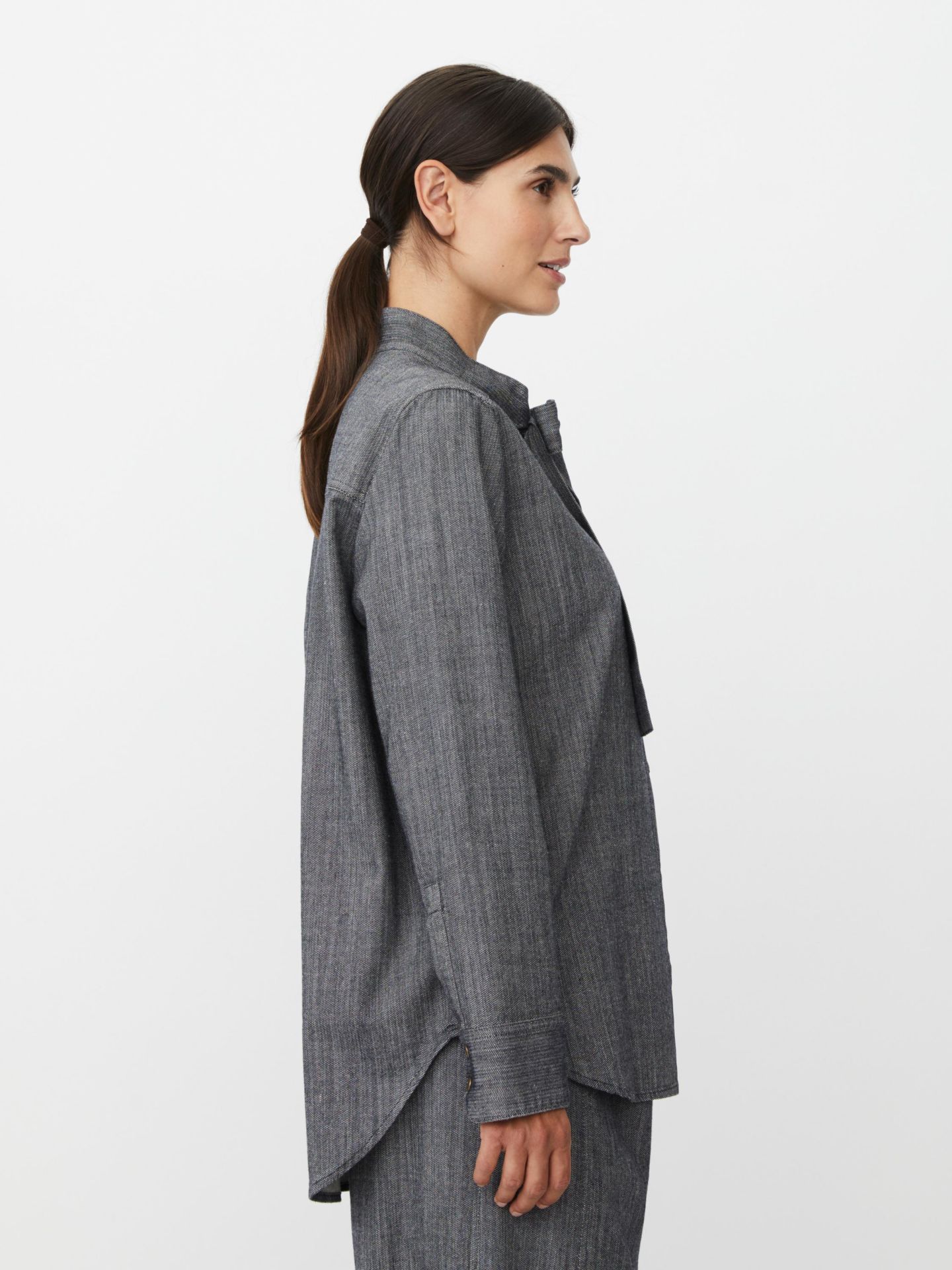 Женская рубашка Masai Copenhagen Long Sleeve Neck Tie, цвет: Тёмный джинсовый — фото 4