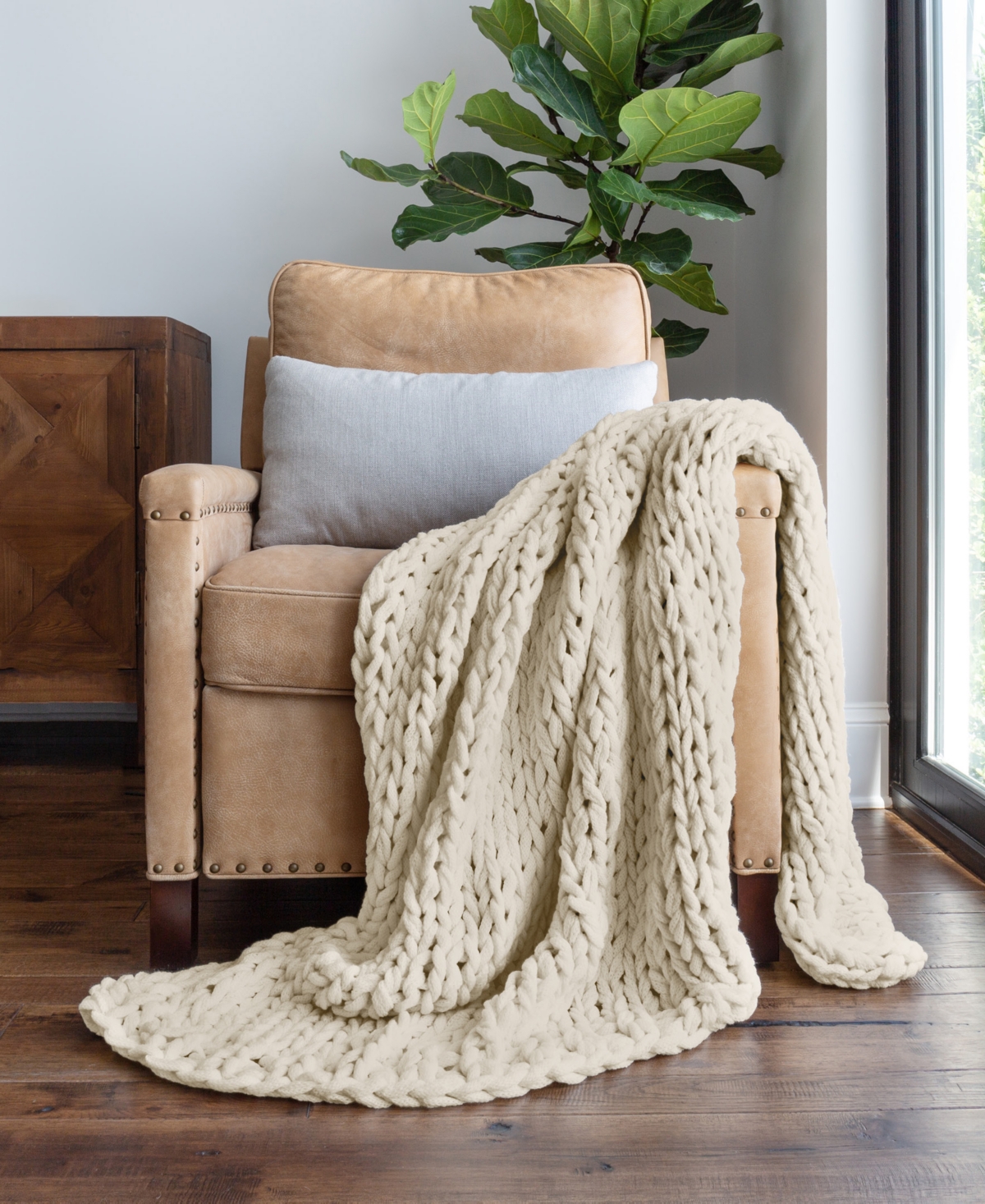 Ienjoy Home Eucalyptus Oversized Chunky Hand-knit Throw, 59" X 47" In Neutral