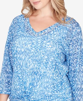 Plus Size Printed Knit Burnout 3/4 Sleeve V-Neck Top
