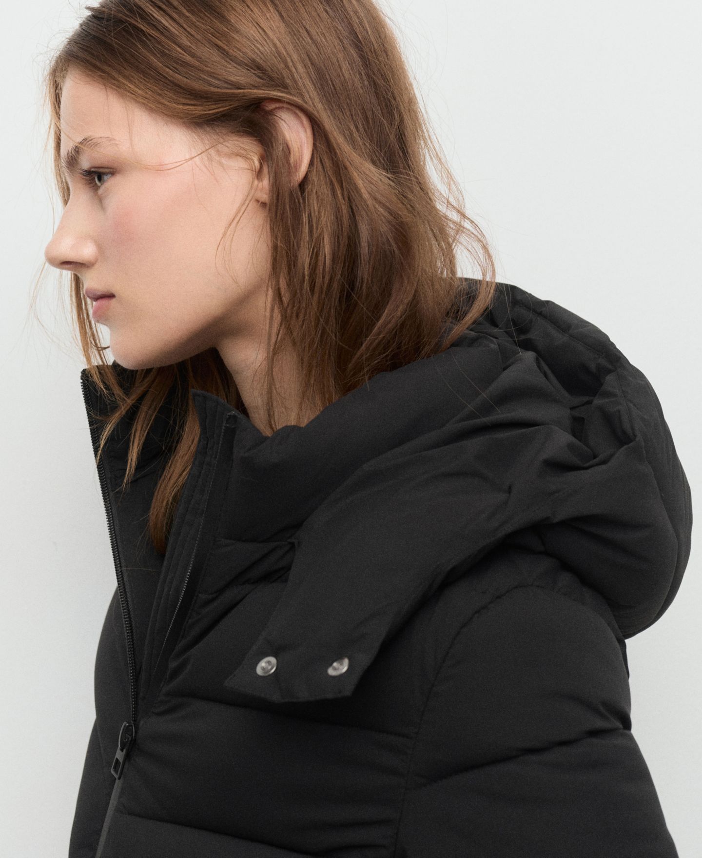 Женская куртка Mango Hood Midi Quilted Anorak, цвет: Чёрный — фото 3