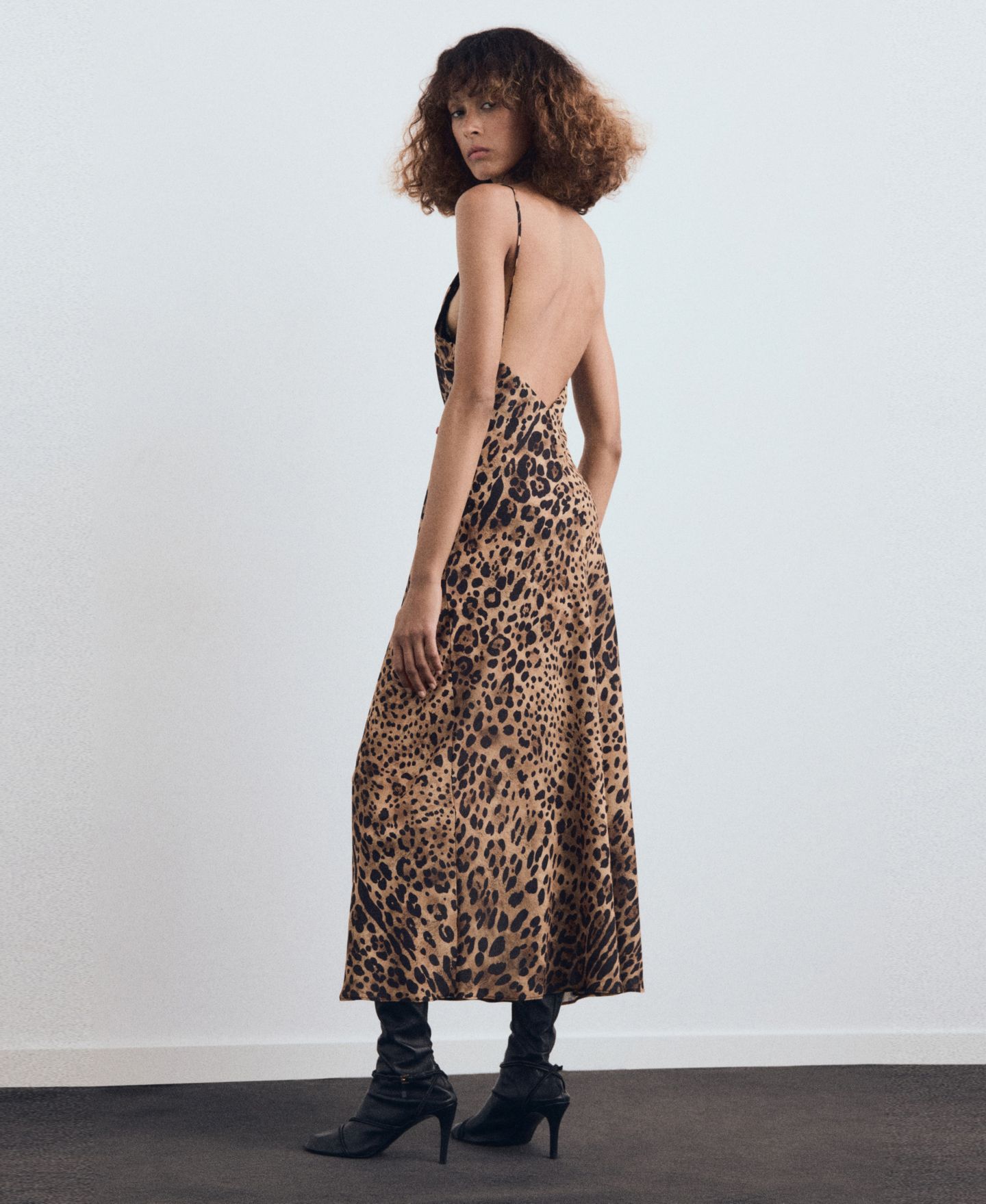 Женское платье MANGO Leopard-Print Open-Back, цвет: Коричневый — фото 3