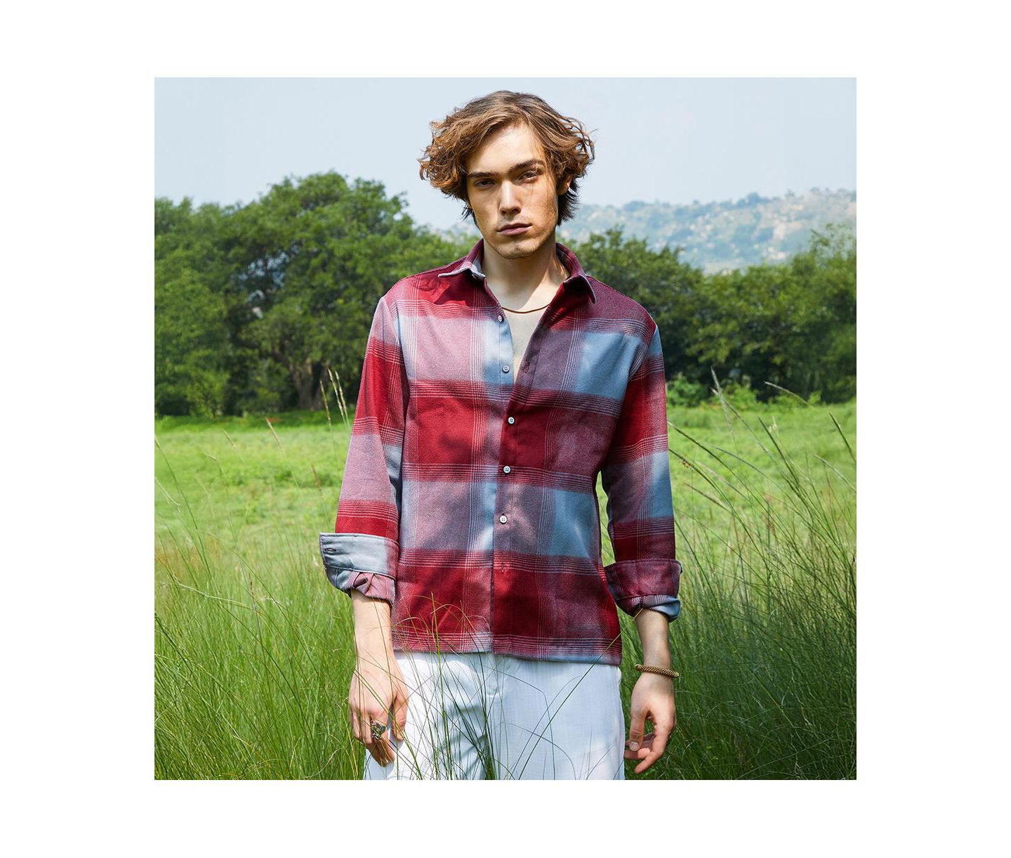 Мужская рубашка Cahoot Campus Sutra Venetian Red & Coin Grey Vignette-Checkered Oversized, цвет: Красный — фото 5