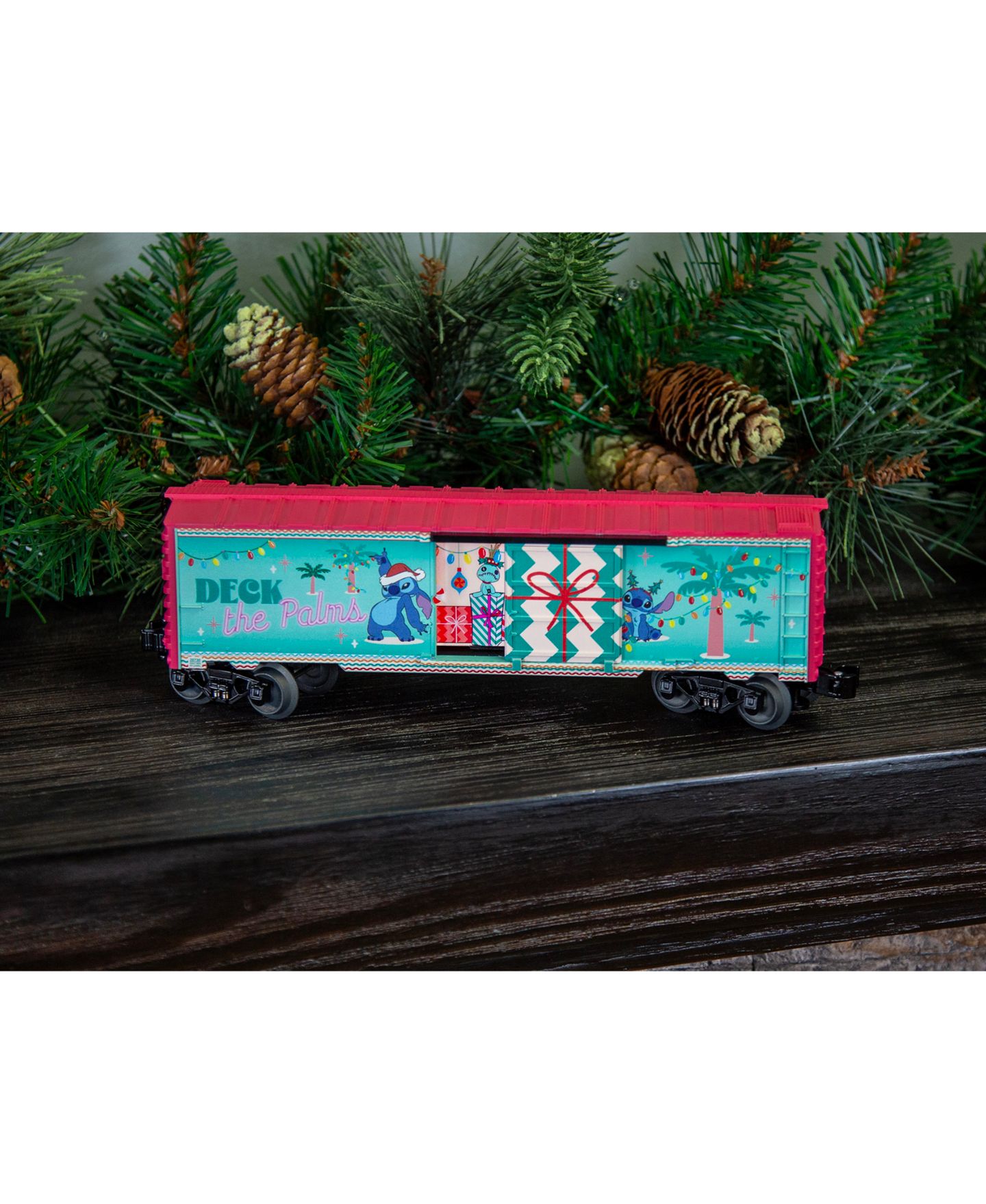 Детская игрушка Lionel O Gauge Disney Stitch Decking the Palms Christmas Boxcar — фото 2