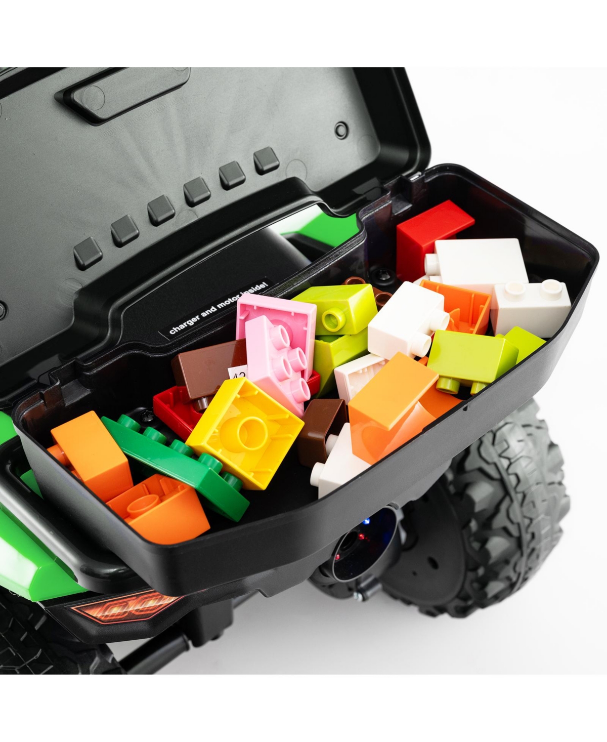 Hongge 6V Kids Ride-On Atv with Spray Function, Music, and Rear Storage Box