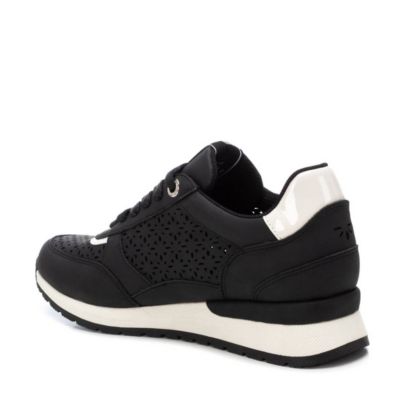 Women's Casual Sneakers Refresh Collection