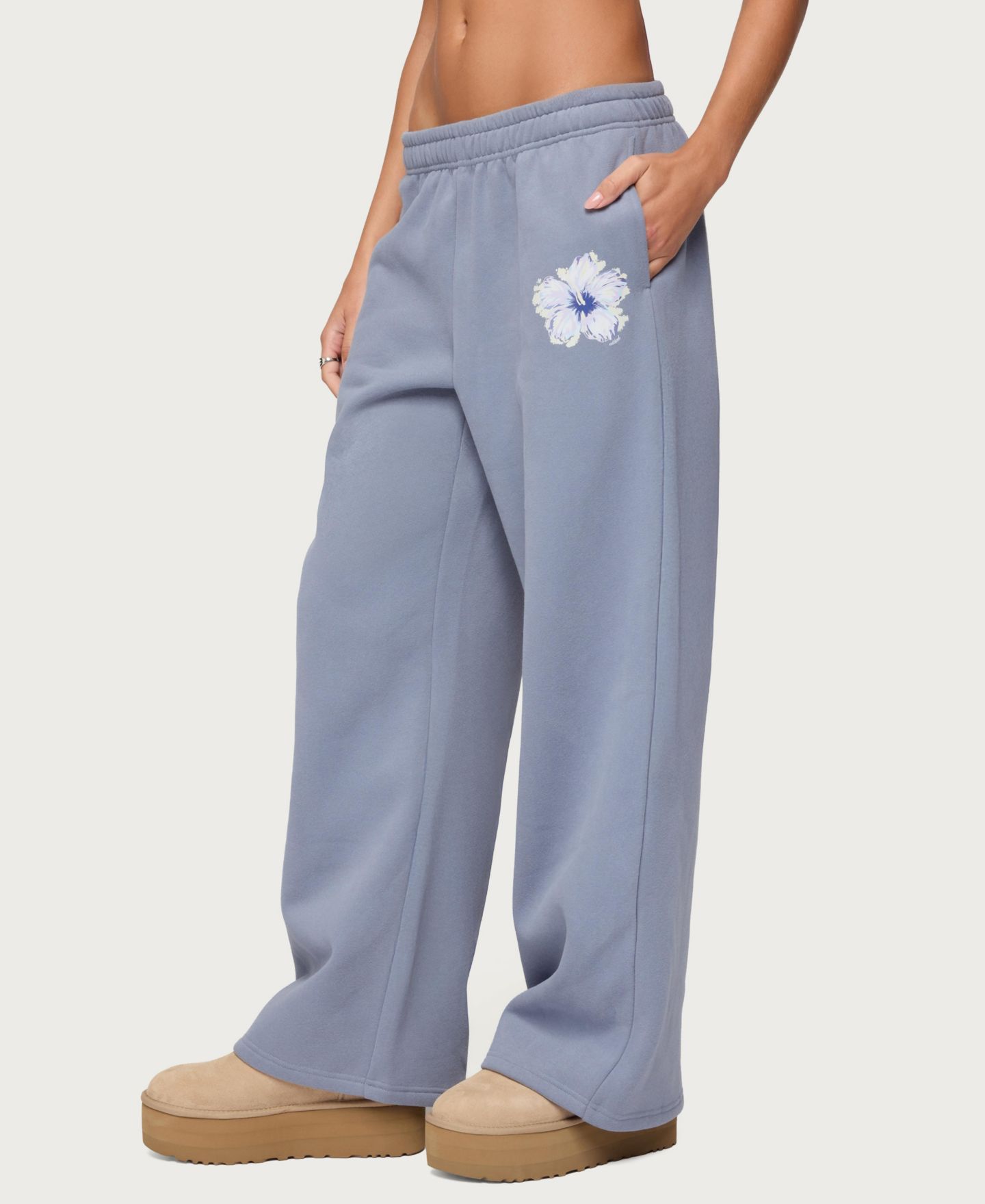 Женские брюки Edikted Tropical Bloom Sweatpants, цвет: Синий — фото 4