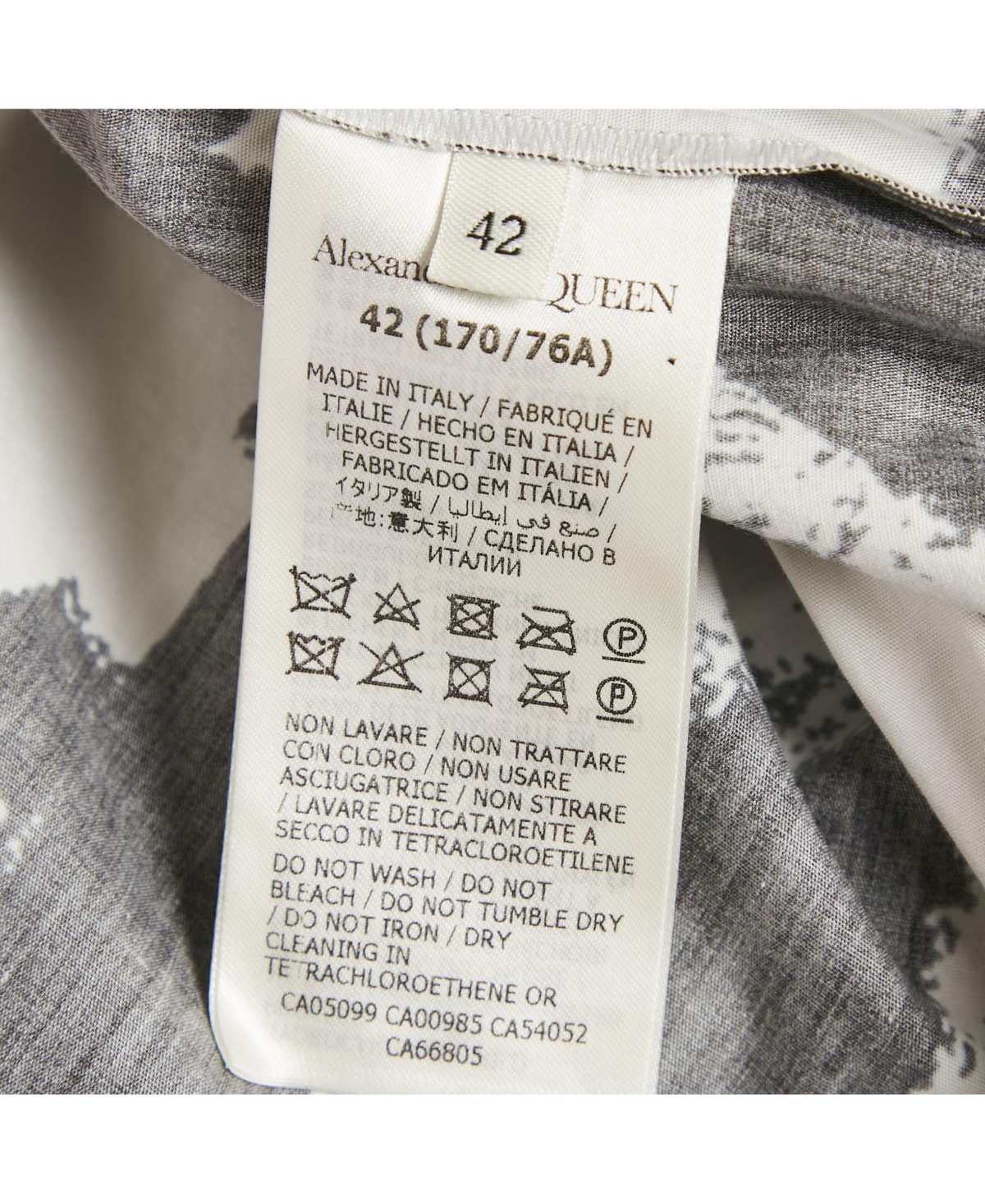 Pre-Owned Alexander Mcqueen Women's Black/white Abstract Print Cotton Pleated Short Skirt