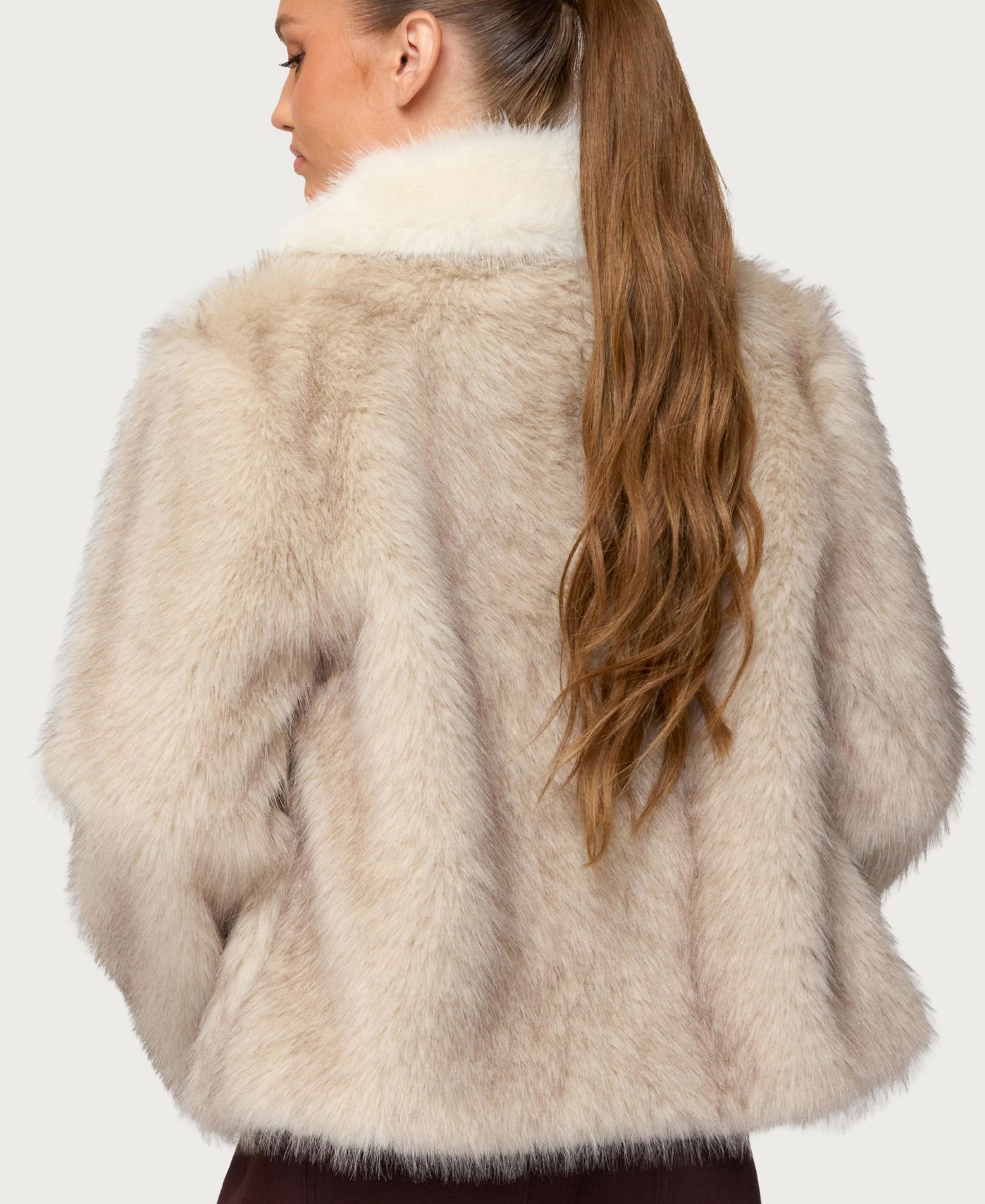 Женская куртка Edikted Contrast Collar Faux Fur, цвет: Рыжевато-коричневый — фото 2