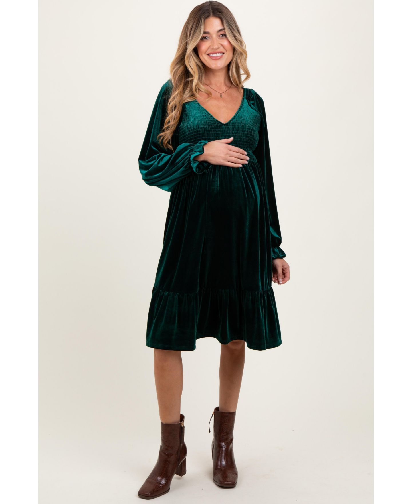 Женское платье Pinkblush Forest Green Velvet Smocked Long Sleeve, цвет: Тёмно-зелёный — фото 1