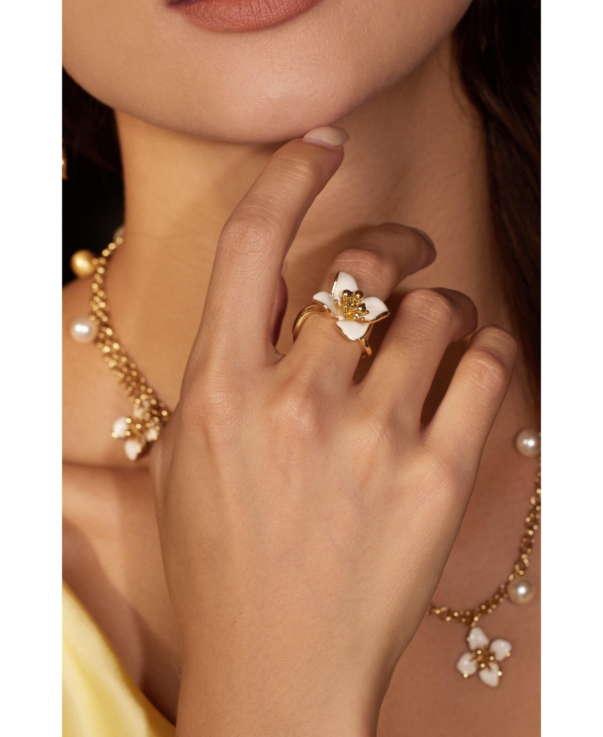 Retro Chic Iris Blossom Ring