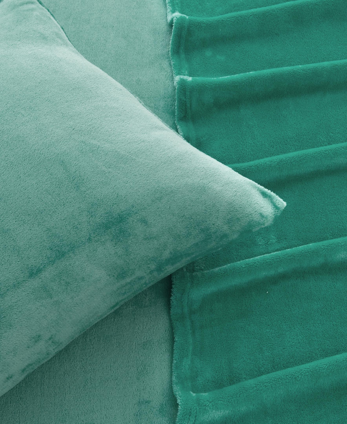 Linery & Co. Ultra-Soft Velvet Plush Solid Sheet Set