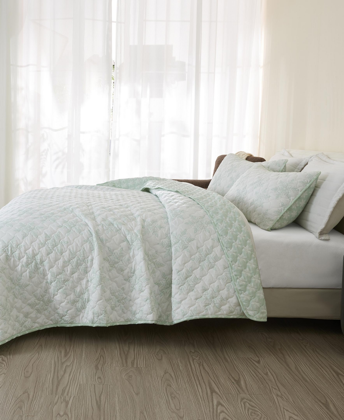 Linery & Co. Snowflake Printed Microfiber Quilt Set with Shams