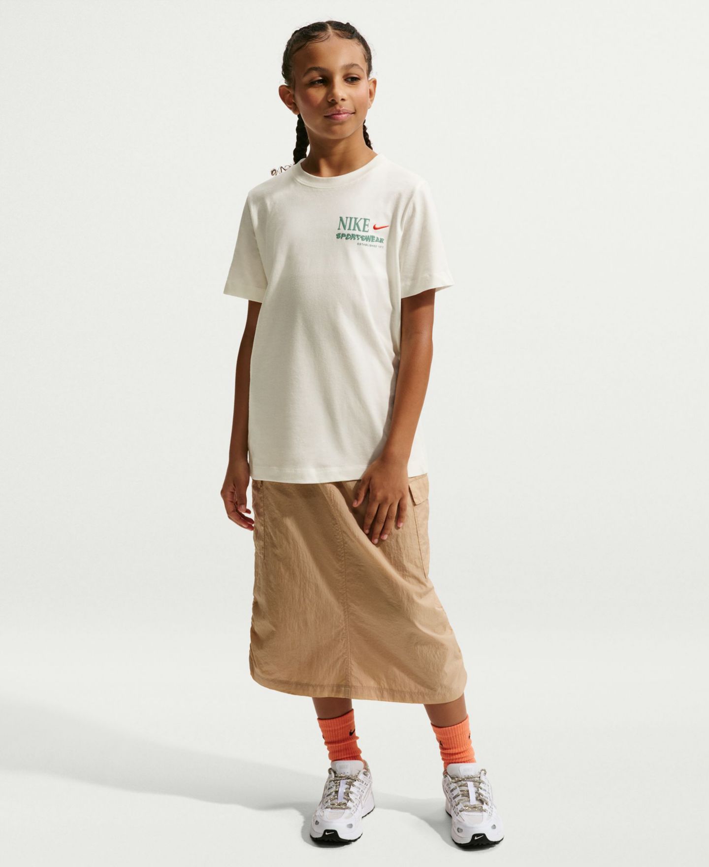 Футболка Nike Spring-Themed Print Short-Sleeve T-Shirt для девочек, цвет: Молочный — фото 1