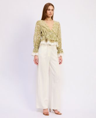 Women's V-Neck Pull-On Top