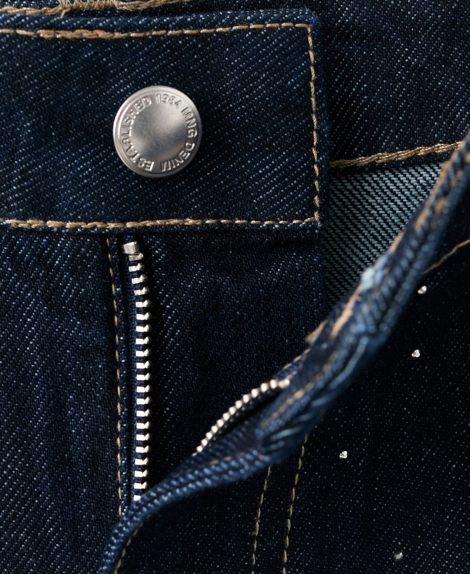Women's Rhinestone Detail Straight Jeans