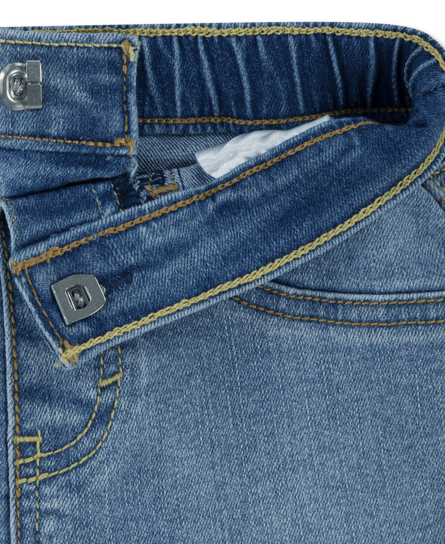 Комплект для мальчика Levi's Skater: футболка и джинсовые шорты, 2 предмета, цвет: Яркий белый / Синий — фото 3