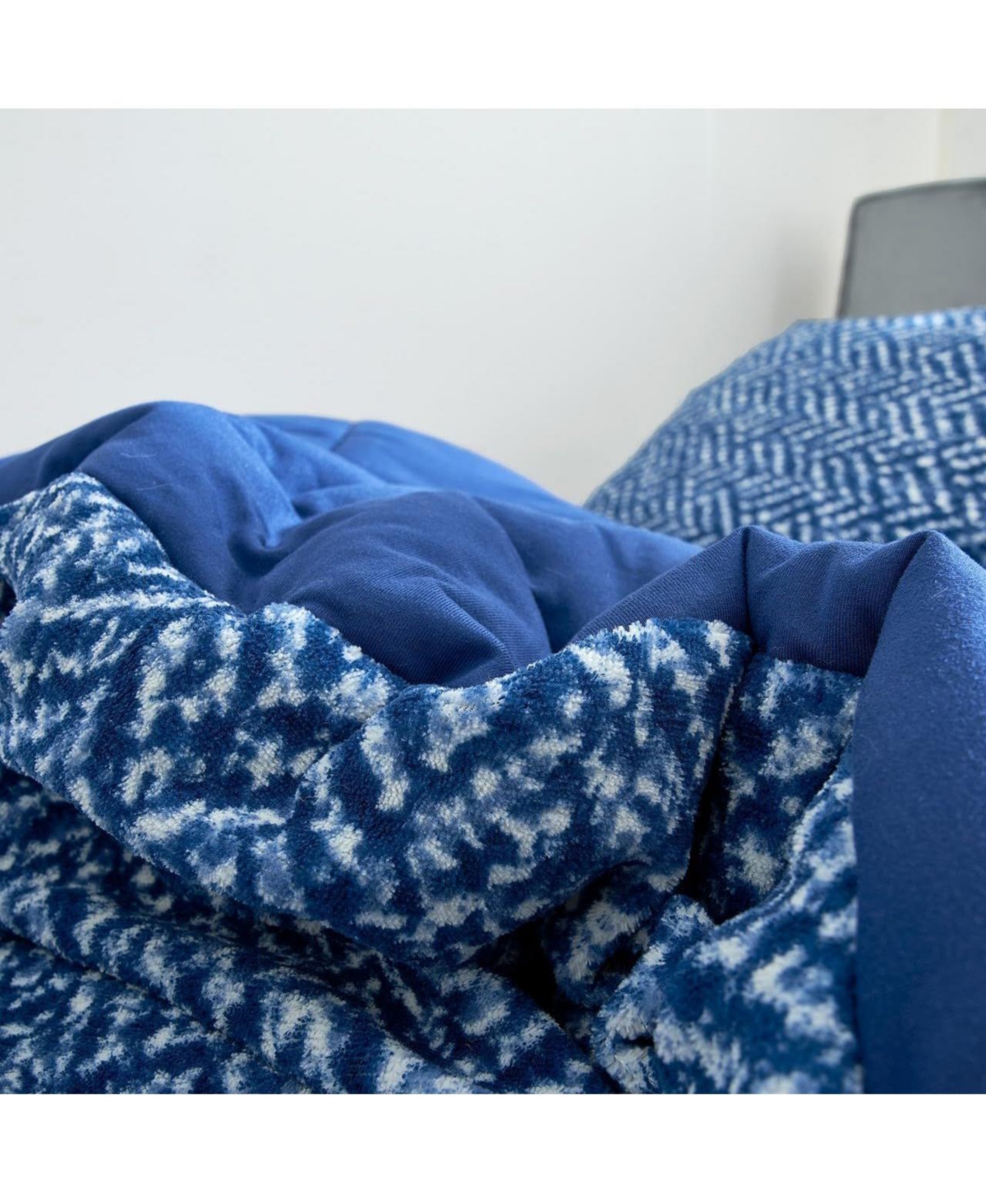 Coma Inducer Peak of Cozy Oversized Comforter