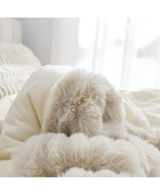 Chunky Bunny Peak of Cozy Oversized Comforter