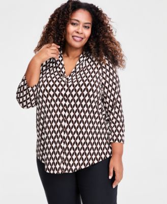 Plus Size Printed V-Neck 3/4-Sleeve Top
