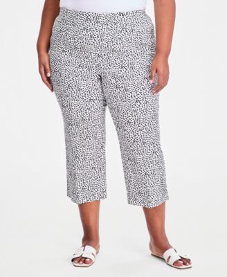 Plus Size Printed Rivet-Trim Capri Pants