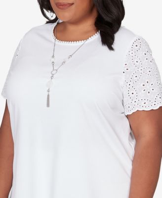Plus Size Classic Solid Eyelet Sleeve T-Shirt with Necklace