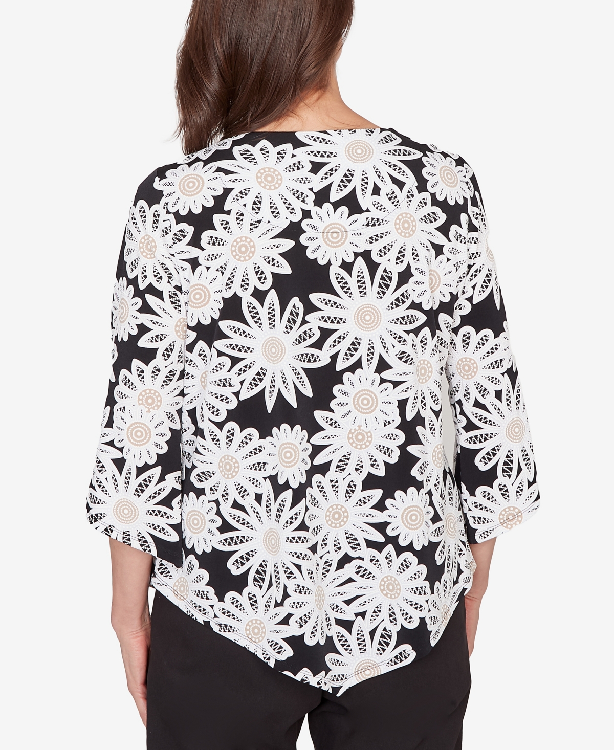 Alfred Dunner Women's Classic Daisy Pointed Hem Top with Necklace