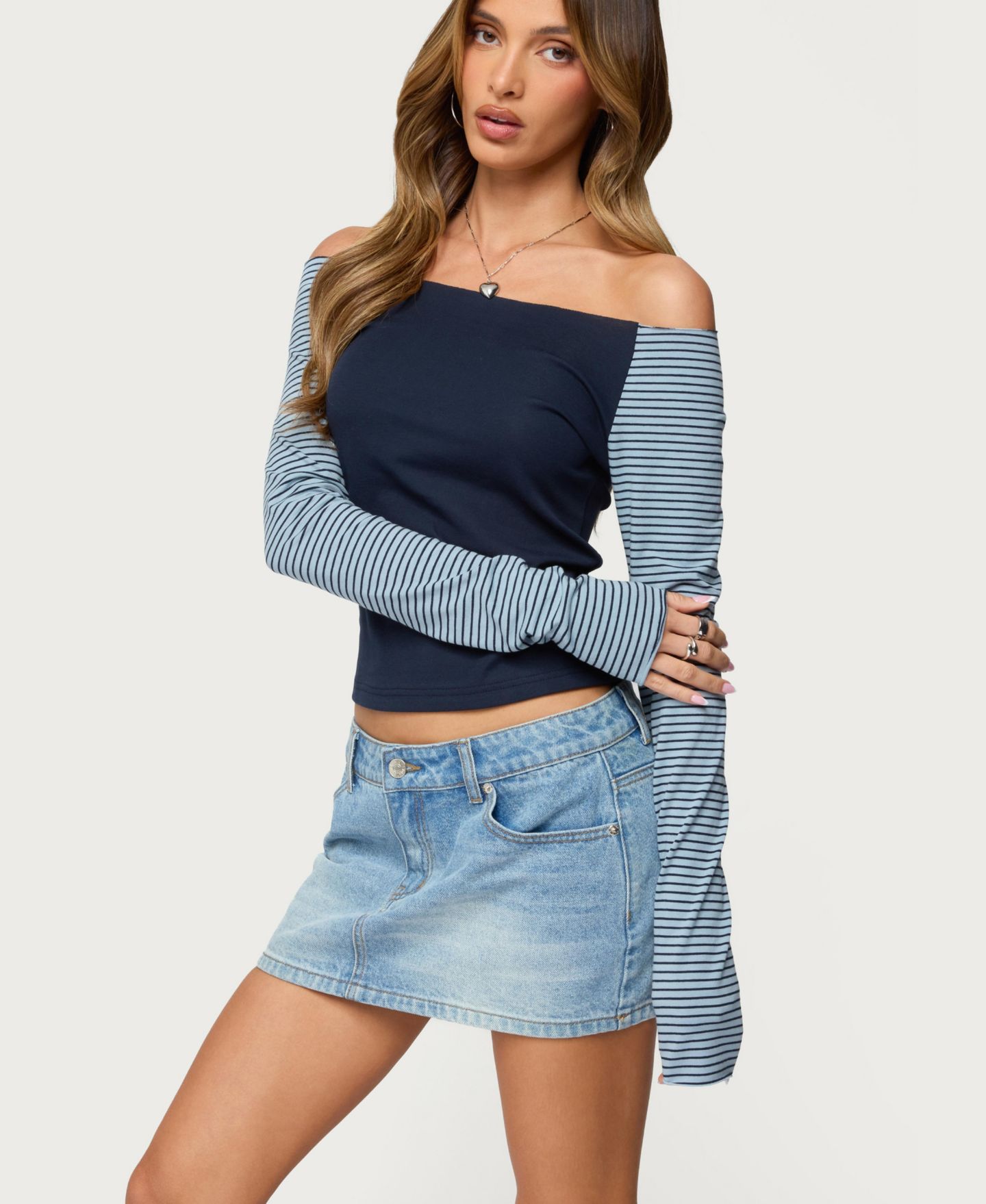 Женский топ Edikted Rion Contrast Striped Off Shoulder, цвет: Тёмно-синий — фото 4