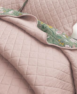 Cotton Stitched Reversible Floral 3 Piece Scalloped Quilt and Sham Set