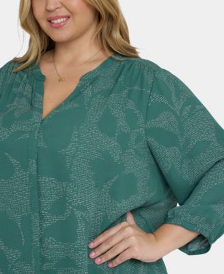 Plus Size Pintuck 3/4 Sleeve Top