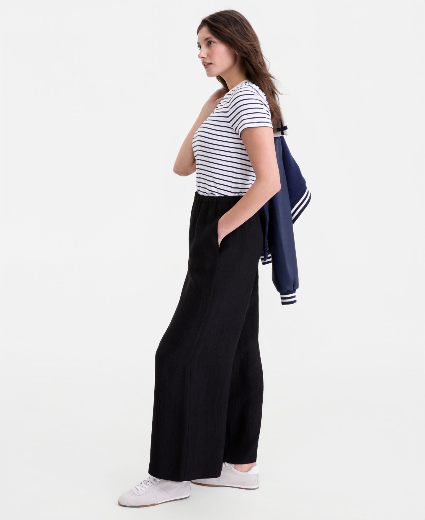 Женские брюки On 34th Crinkle Satin Wide-Leg Pull-On Pants, Regular & Short, цвет: Глубокий чёрный — фото 2