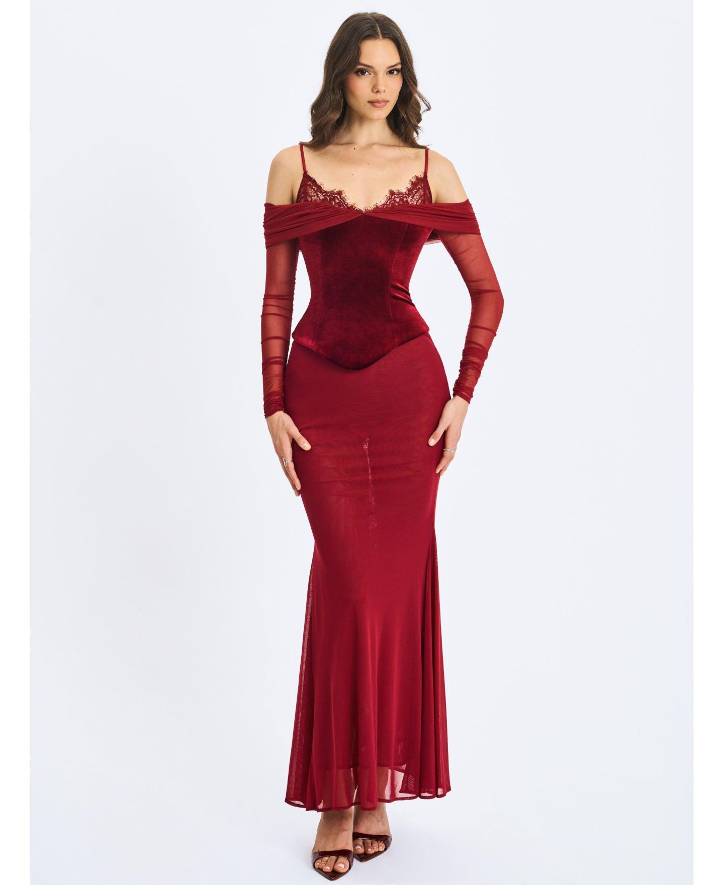 Женское платье Miss Circle Maybelle Magenta Bardot Lace Strap Peplum Maxi, цвет: Пурпурный — фото 4